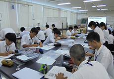 大学の講義や実験を体験しよう