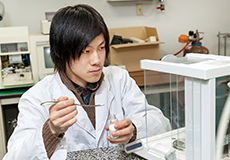 工学と理学の分野を横断的な視点で捉えた研究教育