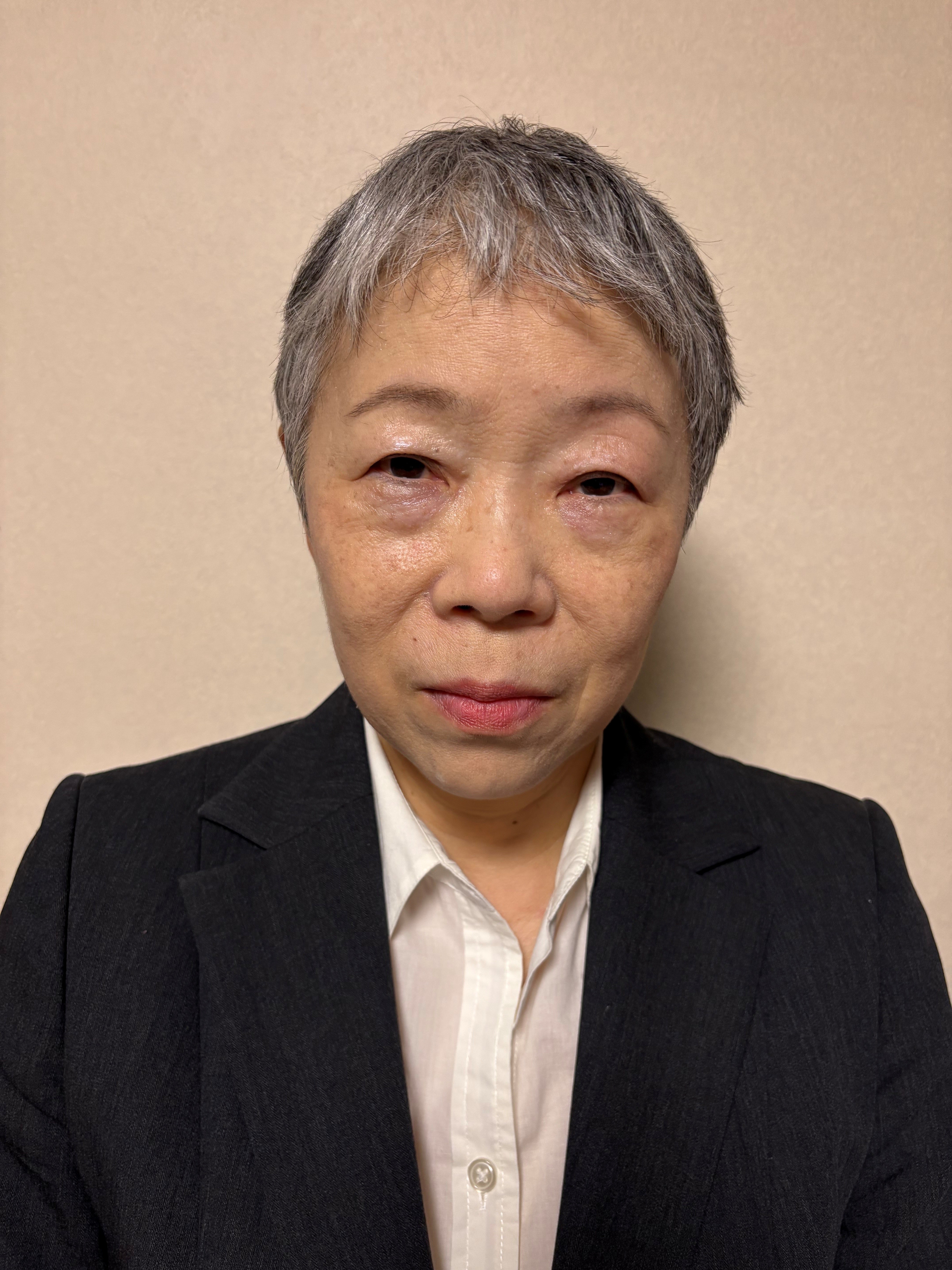 若栗　忍